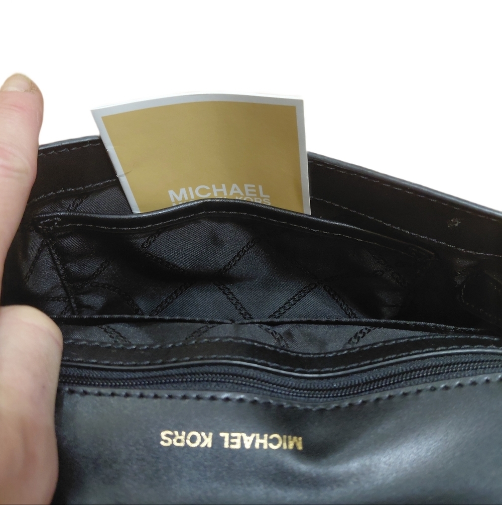 Michael Kors Bellamie COOL Black Leather Crossbody Clutch with Gold Chain - Picture 11 of 15